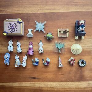 Olaf Playset Figures Miniature Christmas Hanukkah Sleigh Wreath Menorah‎ Jakks